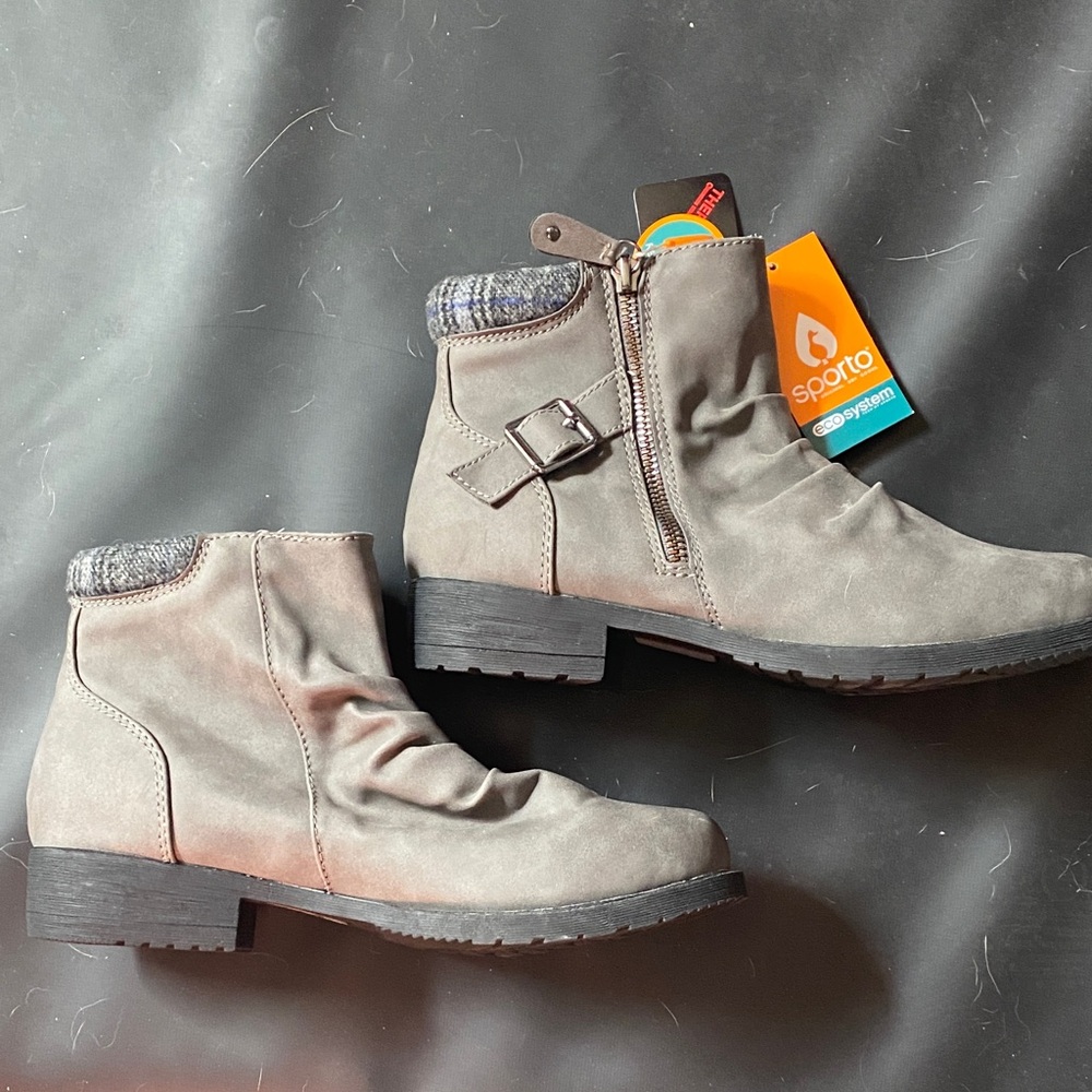 Sporto Gray Ankle Boots with Knit Cuff